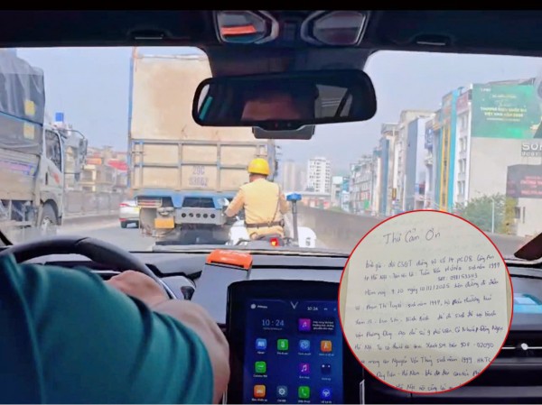 CSGT Hà Nội mở đường, hỗ trợ xe chở sản phụ đến bệnh viện an toàn